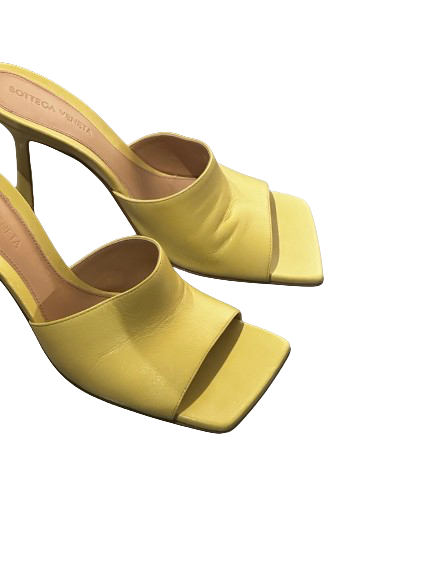 BOTTEGA VENETA HEELS SIZE 37,5