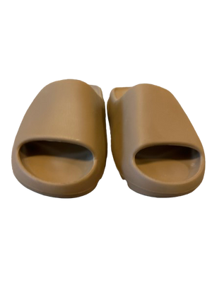 YEEZY SLIDES SIZE 7