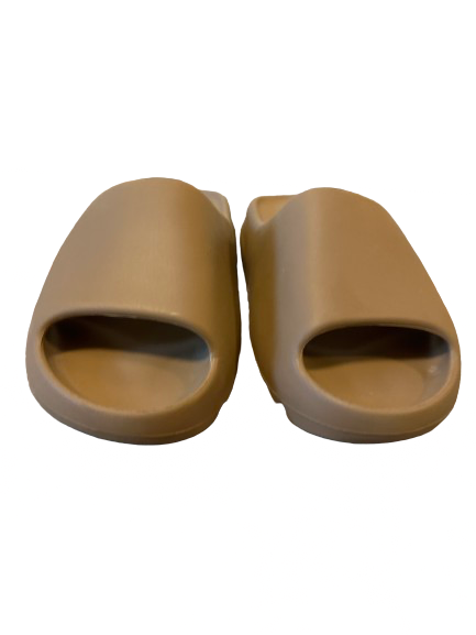 YEEZY SLIDES SIZE 7