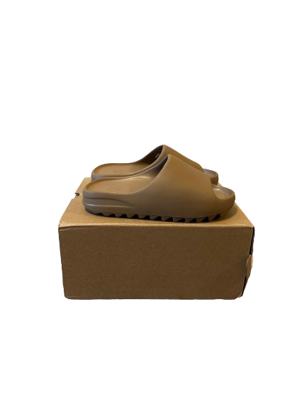 YEEZY SLIDES SIZE 7