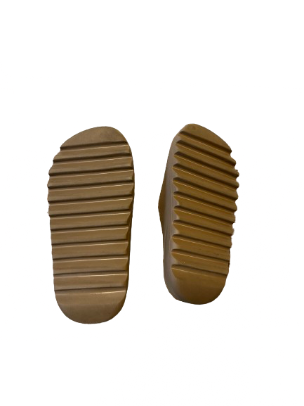 YEEZY SLIDES SIZE 7