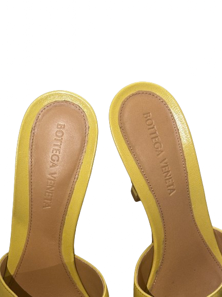 BOTTEGA VENETA HEELS SIZE 37,5