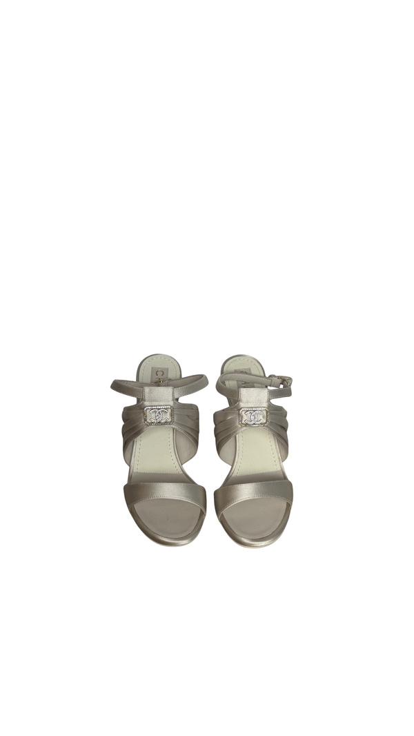 New Chanel 2023 G39654 Grey Logo Strass Heeled Strappy Sandal Satin Heeled Mule Pump Shoes CC coco mark EU 38.5